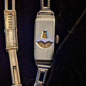 Collector's MIMO jump hour watch